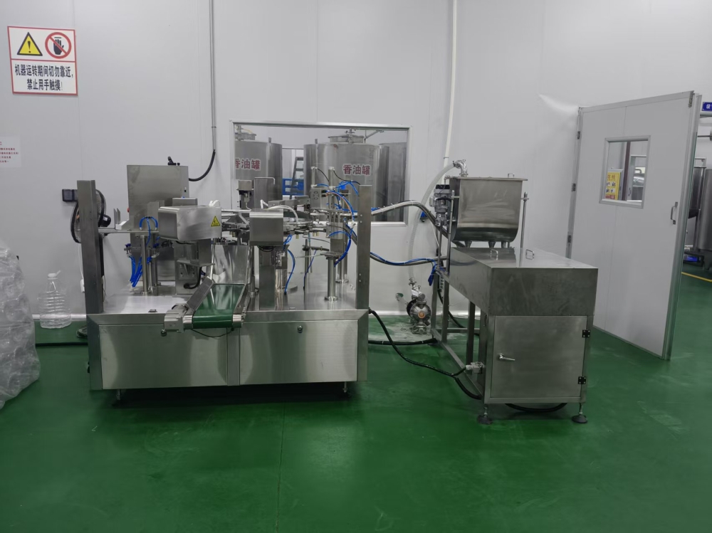 給袋式醬料包裝機如何根據(jù)醬料狀態(tài)選擇不同的上料泵